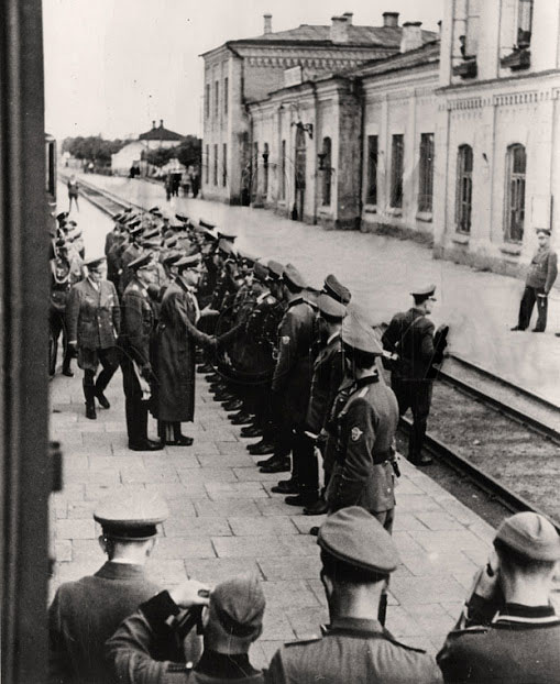 Разрушен вокзал, 1944 год   Визит рейхсминистра Розенберга в Ровно, вокзал июня 1942