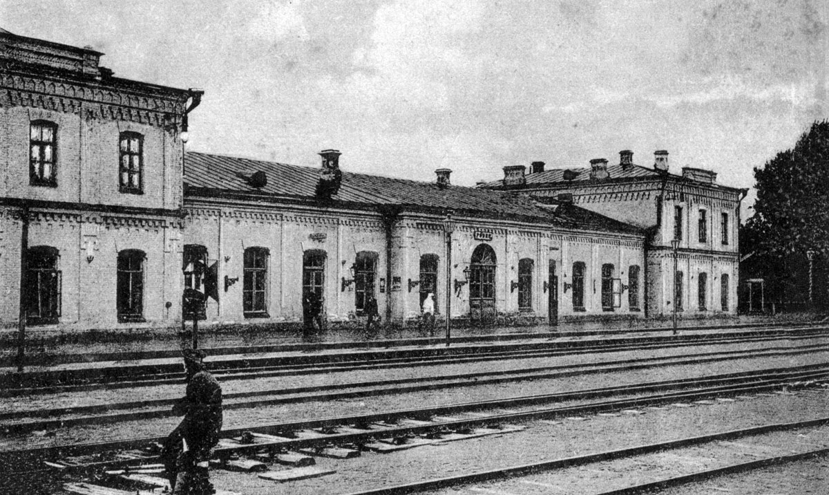 Вид на станцию ​​из колеи 1916   Станция Ровно в нач